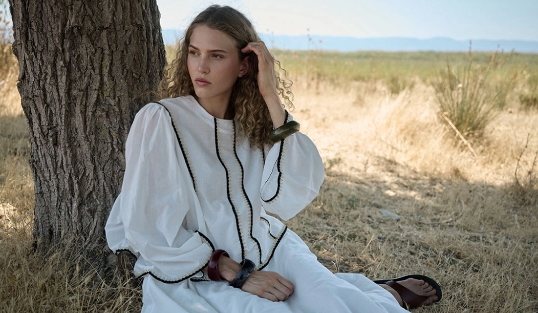 Şerit İşleme Detaylı Vual Ekru Etekli Takım