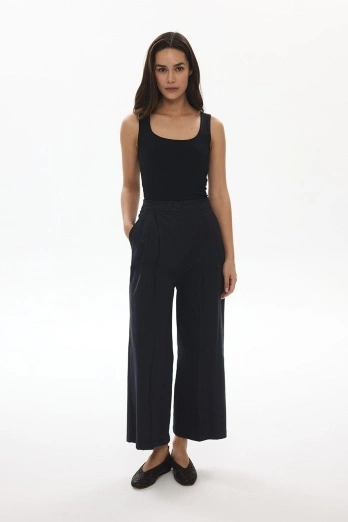 Hooopstore - Alina Önden Pileli Lacivert Denim Pantolon (1) Hooopstore - Alina Önden Pileli Lacivert Denim Pantolon (1)