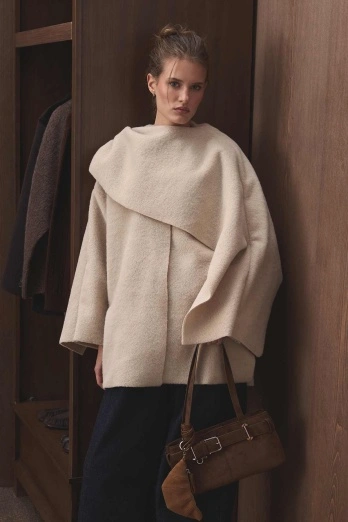 Hooopstore - Asimetrik Kesim Pelerin Yaka Deve Tüy Kaban (1)