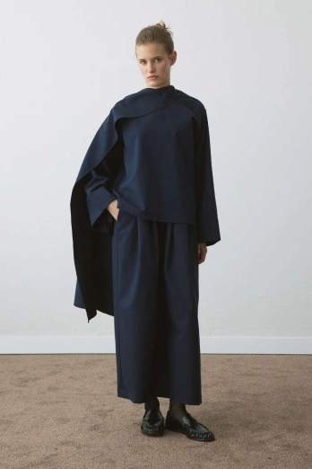 Hooopstore - Asimetrik Pelerin Detaylı Lacivert Bluz (1)