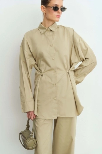 Hooopstore - Belden Düğmeli Gabardin Bej Gömlek Hooopstore - Belden Düğmeli Gabardin Bej Gömlek