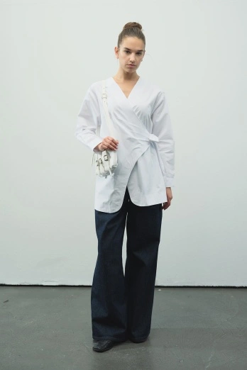 Hooopstore - Dora Yandan Bağlama Detaylı Beyaz Gömlek (1)