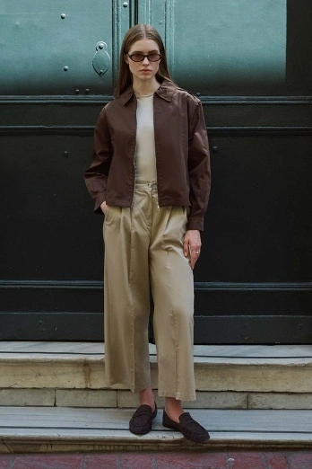 Hooopstore - Gabbro Pile Detaylı Kum Beji Pantolon (1) Hooopstore - Gabbro Pile Detaylı Kum Beji Pantolon (1)