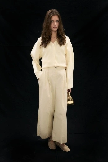 Hooopstore - Gabbro Pile Detaylı Vanilya Pantolon (1) Hooopstore - Gabbro Pile Detaylı Vanilya Pantolon (1)