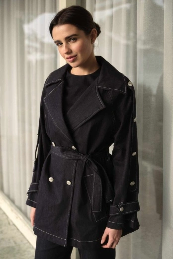 Hooopstore - Geniş Yaka Çift İğne Dikişli Denim Kısa Lacivert Trençkot (1) Hooopstore - Geniş Yaka Çift İğne Dikişli Denim Kısa Lacivert Trençkot (1)