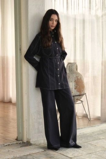 Hooopstore - Kontrast Dikiş Detaylı Lacivert Denim Gömlek Hooopstore - Kontrast Dikiş Detaylı Lacivert Denim Gömlek