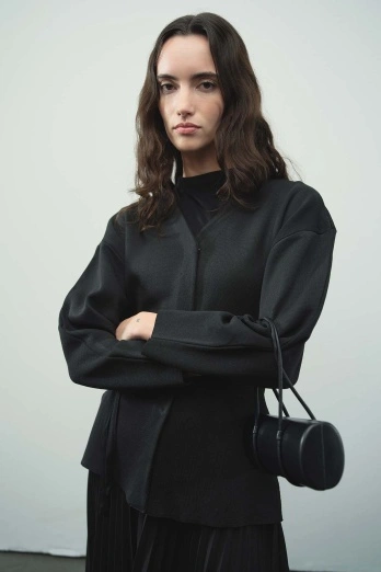 Hooopstore - Naye Belden Oturtma Merserize Siyah Hırka (1)