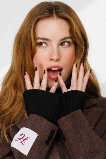 Hooopstore - Piliseli Krep Seyyar Siyah Manşet Hooopstore - Piliseli Krep Seyyar Siyah Manşet