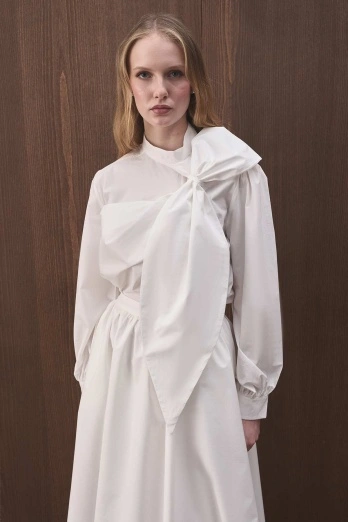 Hooopstore - Premium Fiyonk Detaylı Poplin Ekru Gömlek