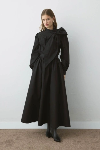 Hooopstore - Premium Fiyonk Detaylı Poplin Siyah Gömlek