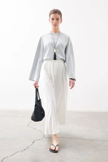 Hooopstore - Rahat Kesim Dökümlü Beyaz Etek