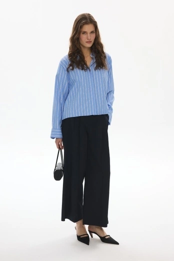 Hooopstore - Taş İşlemeli Çizgili Koyu Mavi Gömlek (1) Hooopstore - Taş İşlemeli Çizgili Koyu Mavi Gömlek (1)