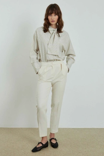 Hooopstore - Ütü İzli Havuç Kesim Krem Pantolon (1)