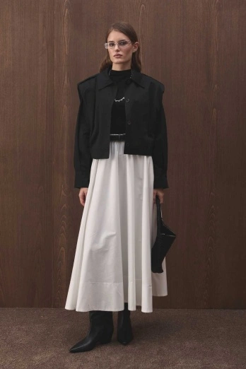 Hooopstore - Vatkalı Gabardin Kısa Siyah Ceket (1)