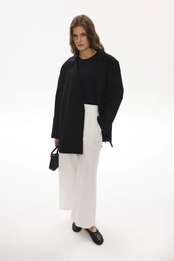 Hooopstore - Yandan Yırtmaçlı Oversize Siyah Blazer (1) Hooopstore - Yandan Yırtmaçlı Oversize Siyah Blazer (1)