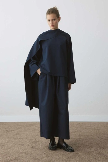 Hooopstore - Yüksek Bel Dökümlü Pile Detaylı Lacivert Pantolon (1)