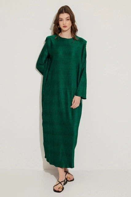 Aller Detaylı Dokulu Saten Zümrüt Yeşili Elbise Aller Detaylı Dokulu Saten Zümrüt Yeşili Elbise