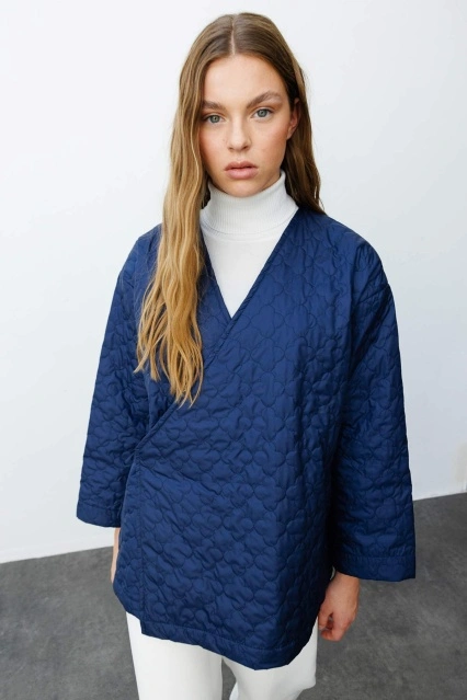 Anvelop Bağlamalı Lacivert Kapitone Mont