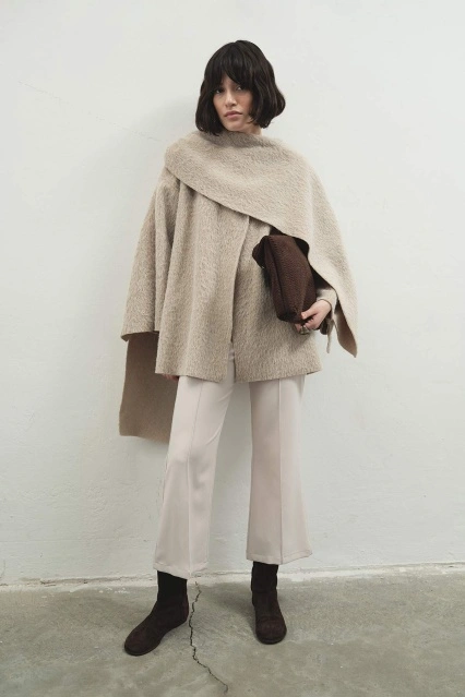 Asimetrik Kesim Pelerin Yaka Vizon Kaban