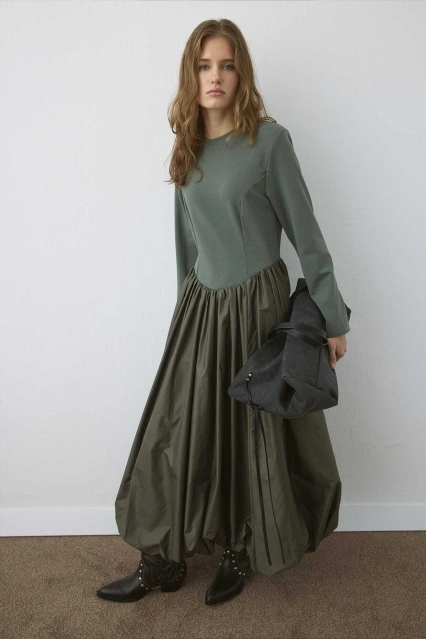 Balon Form Etekli Ada Çayı Elbise