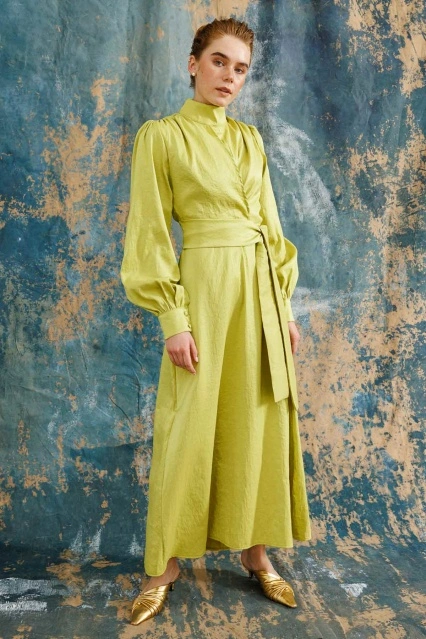 Verev Kapama Parlak Doku Yağ Yeşili Elbise