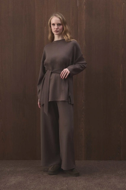 Belden Bağlama Detaylı Rahat Kesim Kül Pantolon Takım