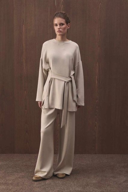 Belden Bağlama Detaylı Rahat Kesim Taş Pantolon Takım