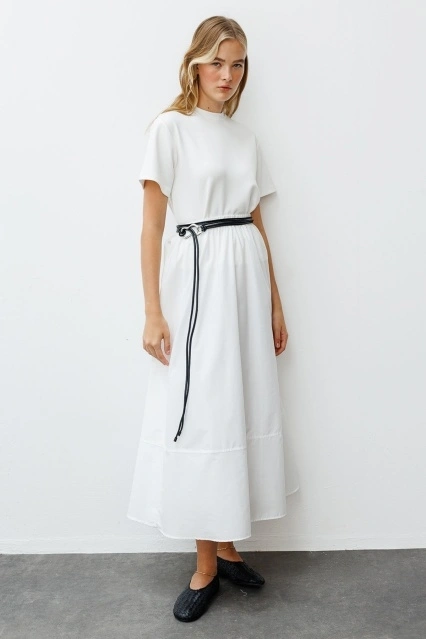 Beli Lastikli Beyaz Astarlı Etek Beli Lastikli Beyaz Astarlı Etek