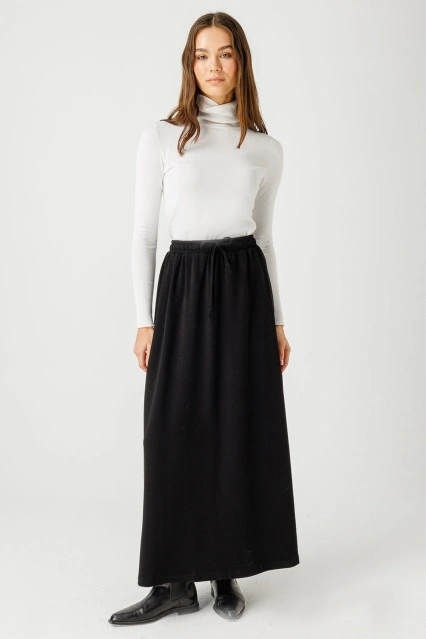 Beli Lastikli Siyah Düz Etek