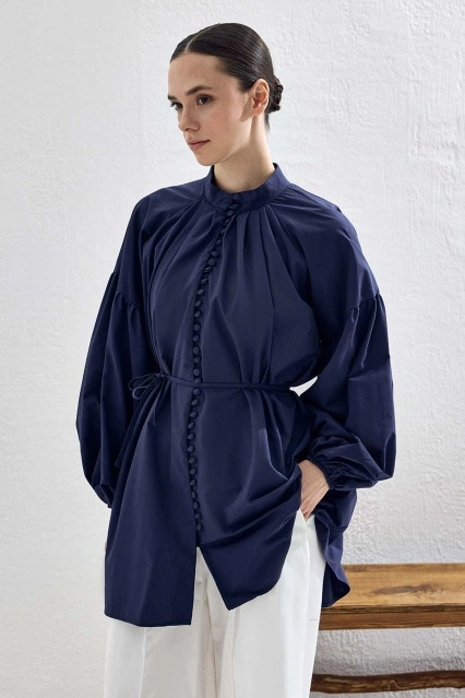 Birit Detaylı Lacivert Gömlek