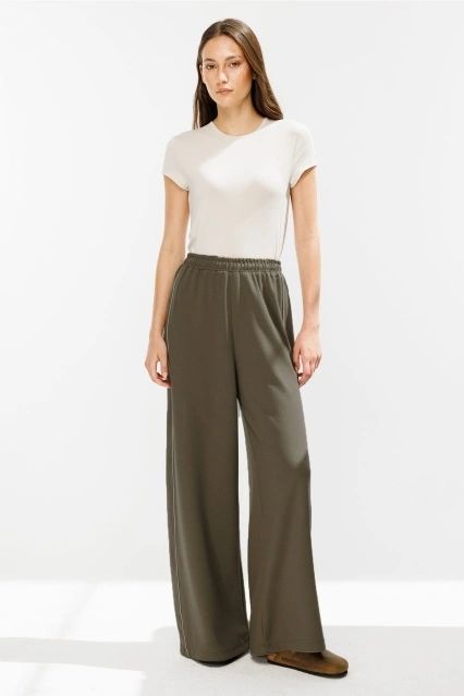 Biye Detaylı Palazzo Vizon Eşofman Pantolon Biye Detaylı Palazzo Vizon Eşofman Pantolon