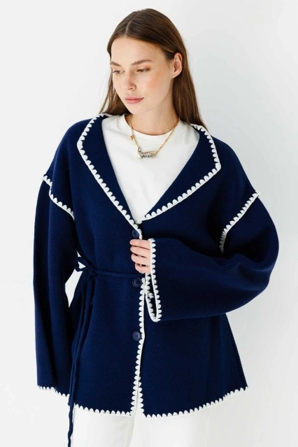 Biye İşleme Detaylı Lacivert Hırka Biye İşleme Detaylı Lacivert Hırka