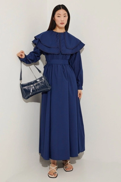 Brode Şerit Detaylı Lacivert Elbise