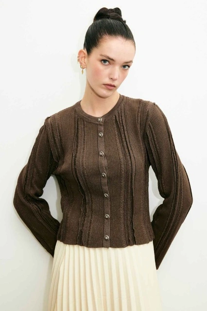 Büzgü Detaylı Koyu Kahve Hırka