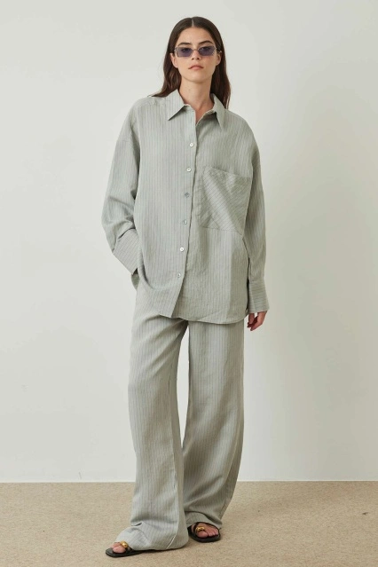 Çizgili Gri Pantolon Takım