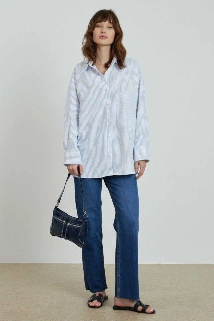 Çizgili Oversize Beyaz Gömlek Çizgili Oversize Beyaz Gömlek