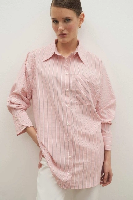 Çizgili Oversize Yavruağzı Gömlek Çizgili Oversize Yavruağzı Gömlek