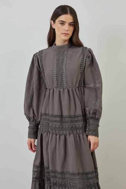 Dantel Detaylı Vizon Elbise