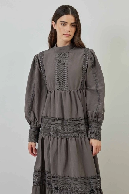 Dantel Detaylı Vizon Elbise