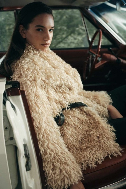 Deri Kemer Detaylı Suni Kürk Krem Ceket