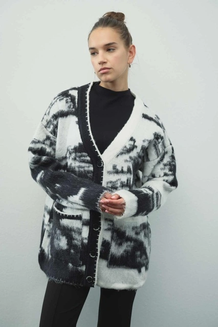 Desenli Siyah Hırka