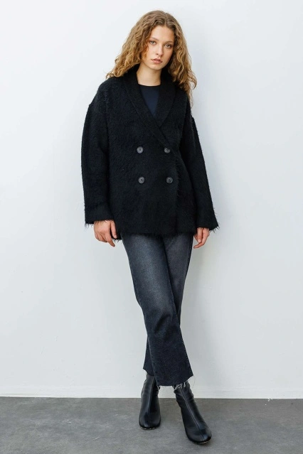 Düğme Detaylı Siyah Hırka