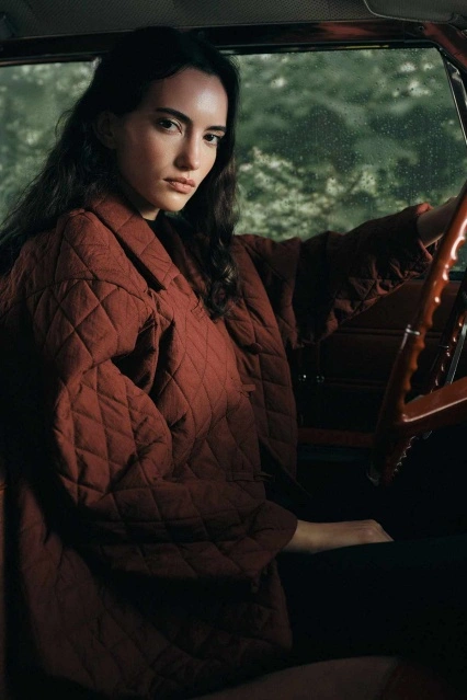 Düğmeli Kapitone Bordo Mont