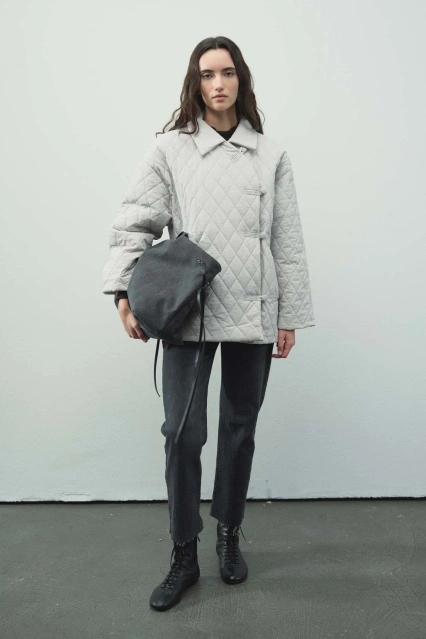 Düğmeli Kapitone Gri Mont