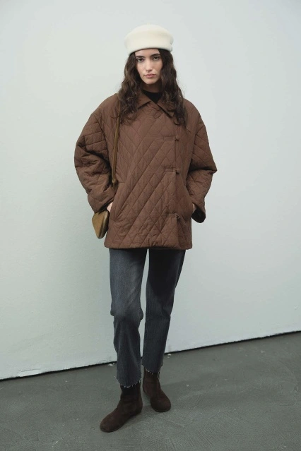 Düğmeli Kapitone Kahve Mont