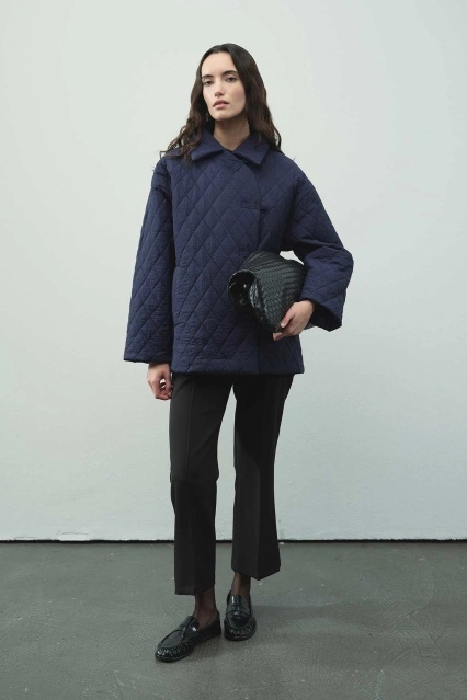 Düğmeli Kapitone Lacivert Mont