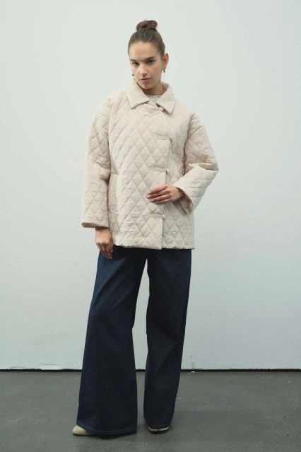 Düğmeli Kapitone Taş Mont