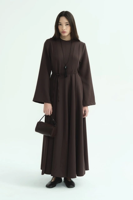 Evaze Kesim Belden Oturma Detaylı Kahve Elbise