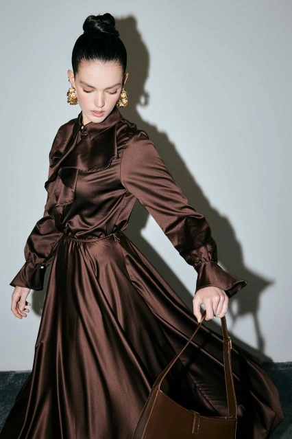 Fırfırlı Saten Kahve Gömlek