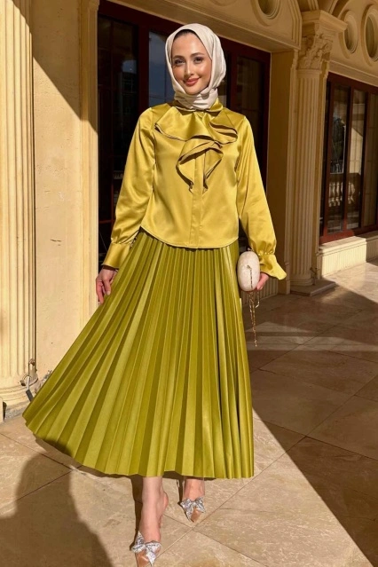 Fırfırlı Saten Yağ Yeşili Gömlek